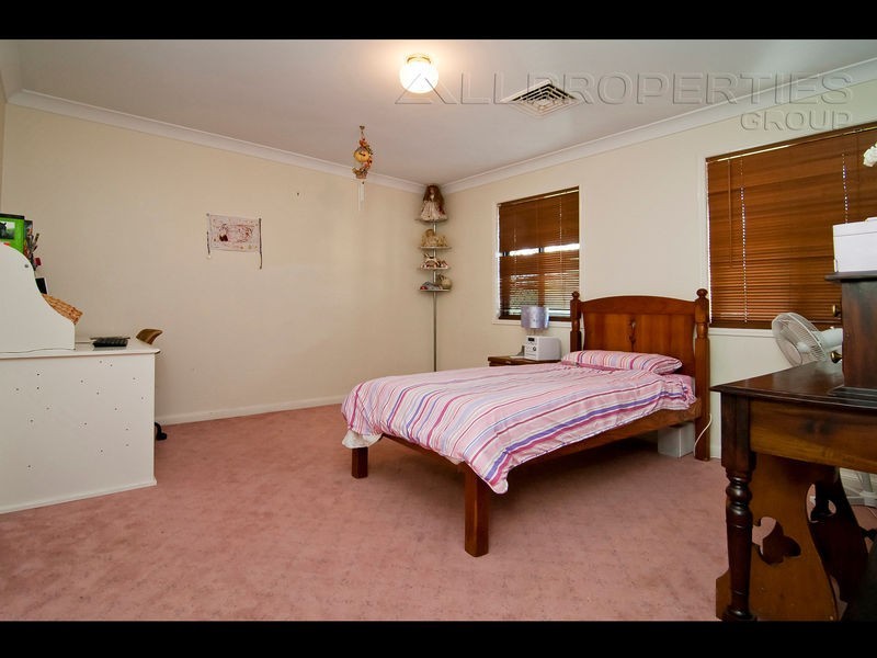 11-17 Creekside Ct, Forestdale QLD 4118