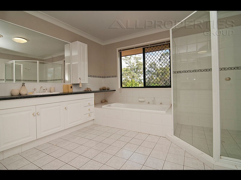 11-17 Creekside Ct, Forestdale QLD 4118
