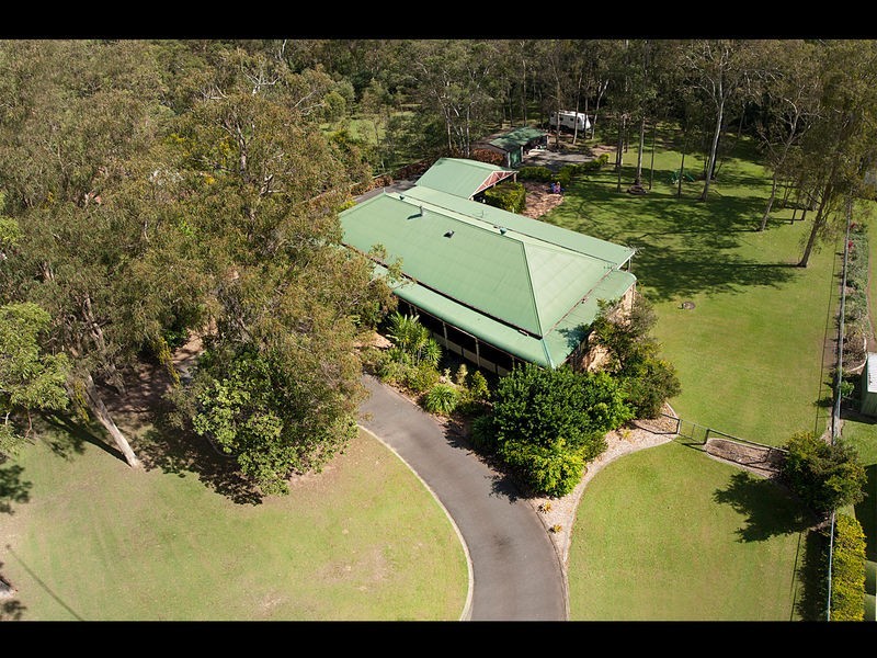 57 Paradise Rd, Forestdale QLD 4118