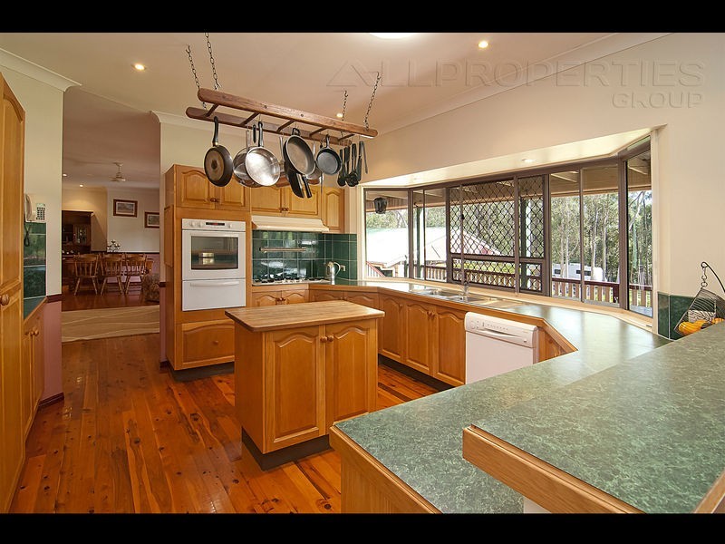 57 Paradise Rd, Forestdale QLD 4118