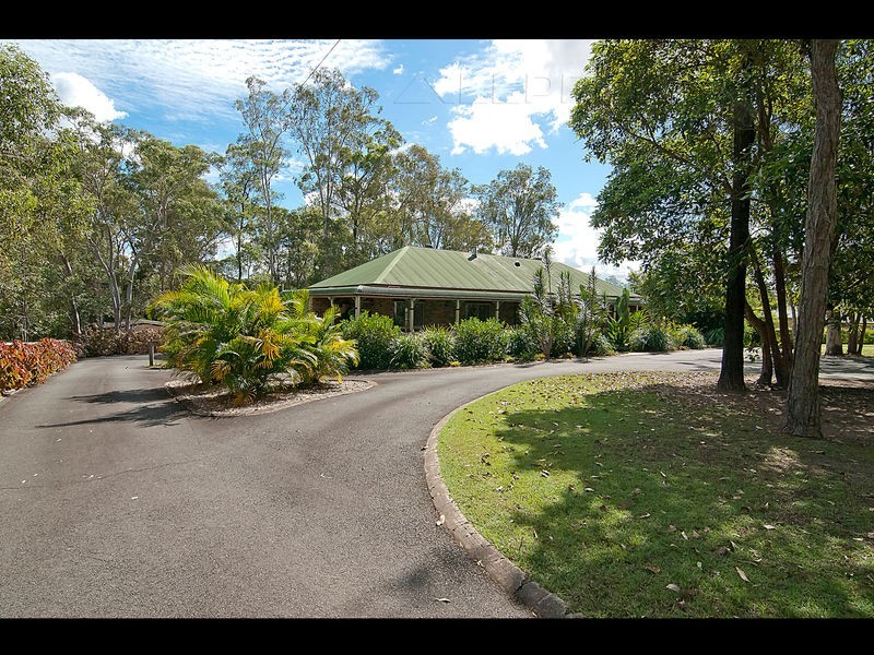 57 Paradise Rd, Forestdale QLD 4118