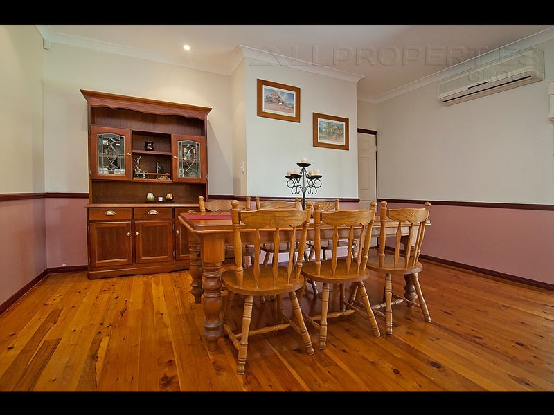 57 Paradise Rd, Forestdale QLD 4118