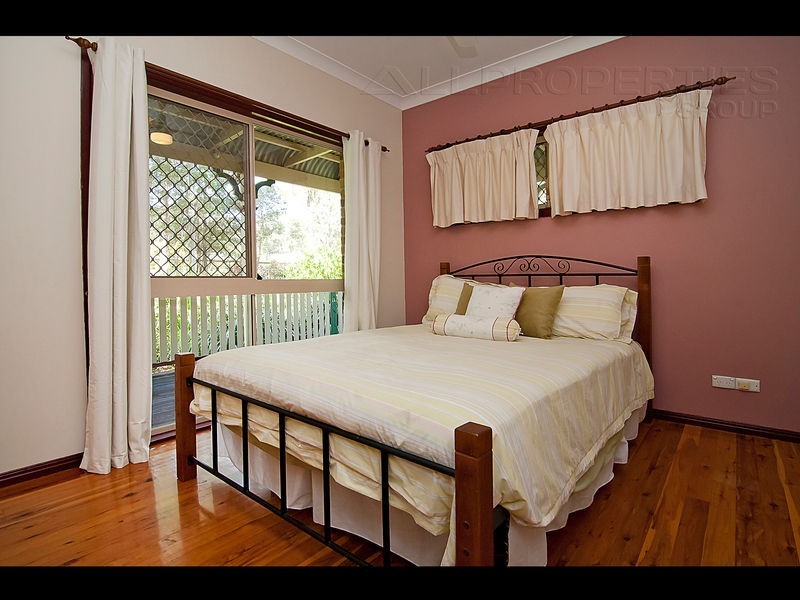 57 Paradise Rd, Forestdale QLD 4118