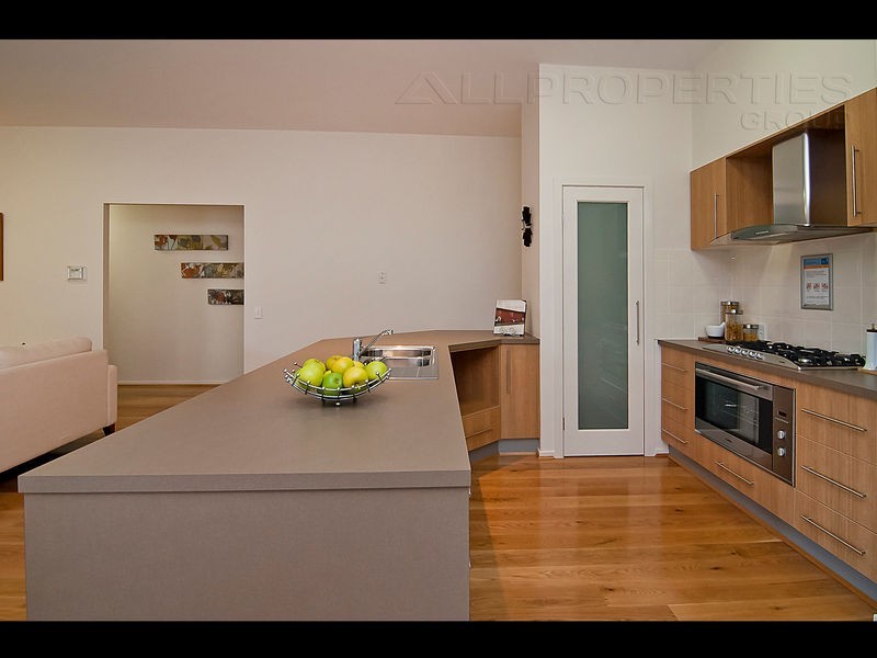 63 Jarvis Road, Waterford QLD 4133