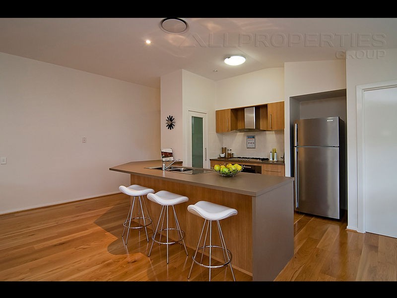 63 Jarvis Road, Waterford QLD 4133