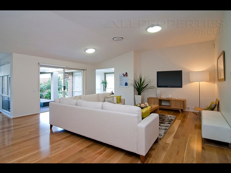 63 Jarvis Road, Waterford QLD 4133