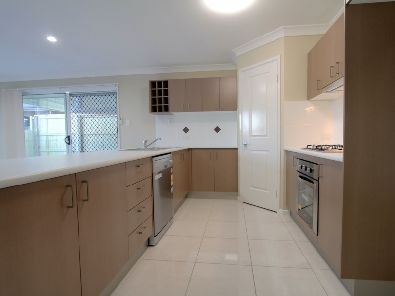 21 Honeypot Avenue, Springfield Lakes QLD 4300