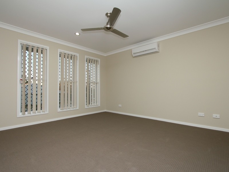 21 Honeypot Avenue, Springfield Lakes QLD 4300