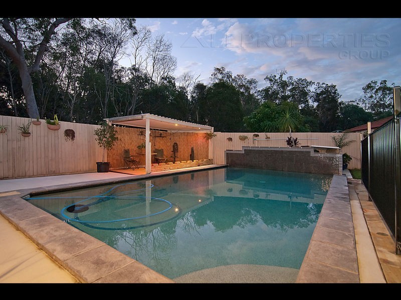 14 MAJESTIC COURT, Regents Park QLD 4118