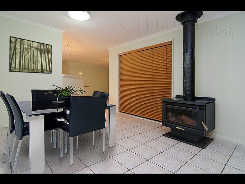 14 MAJESTIC COURT, Regents Park QLD 4118