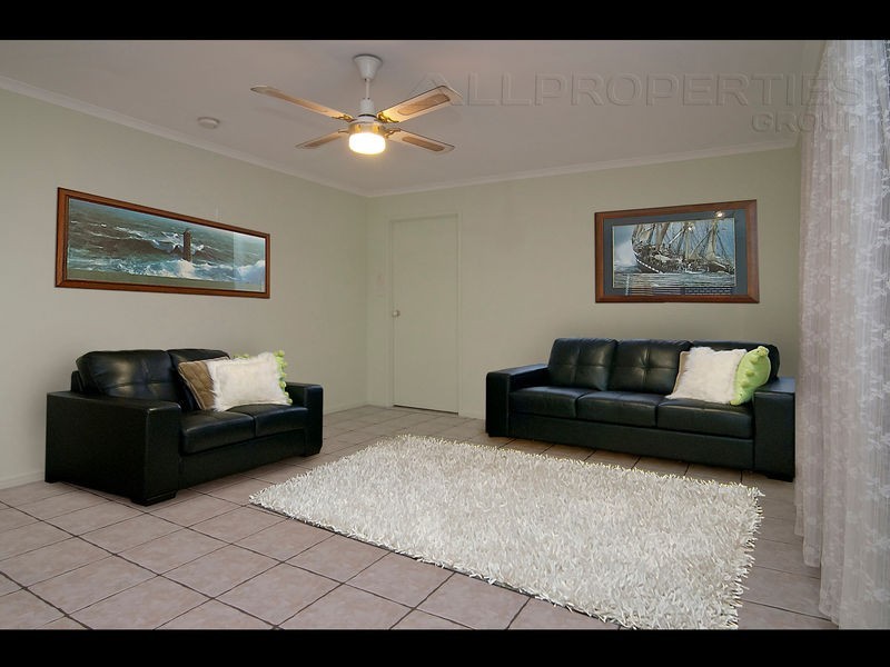 14 MAJESTIC COURT, Regents Park QLD 4118