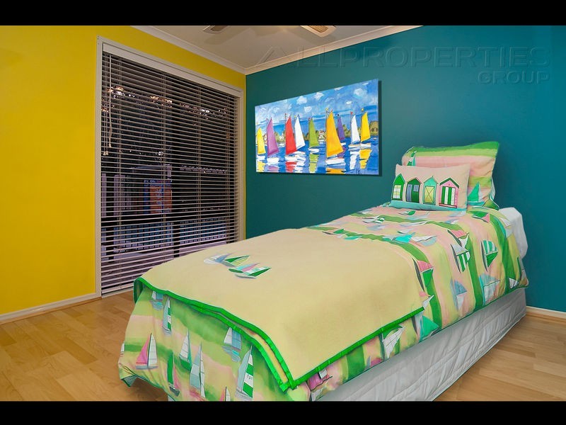 14 MAJESTIC COURT, Regents Park QLD 4118