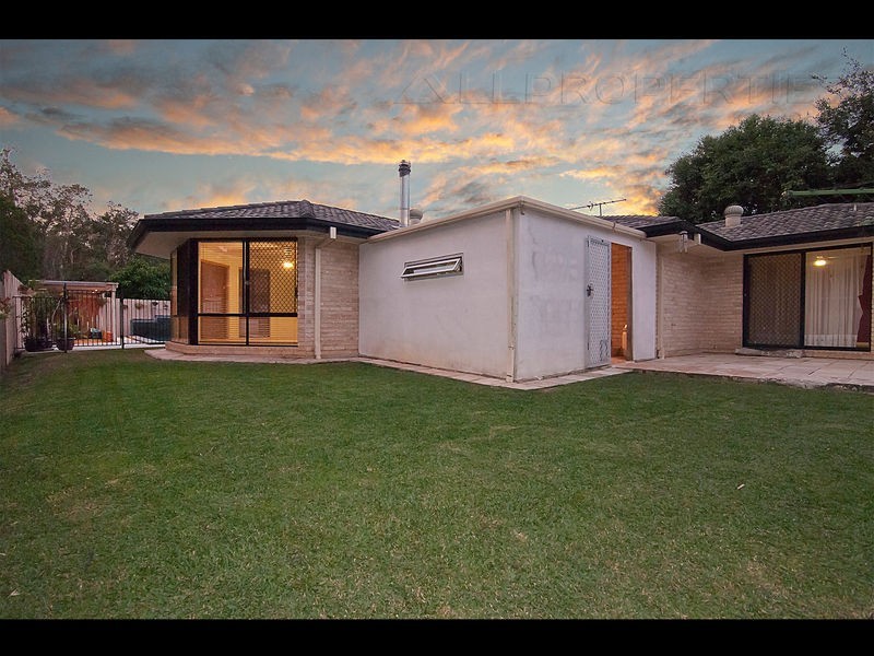 14 MAJESTIC COURT, Regents Park QLD 4118