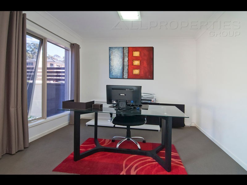 15 Roland St, Parkinson QLD 4115