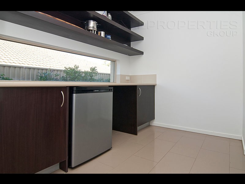 15 Roland St, Parkinson QLD 4115