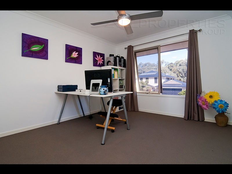 15 Roland St, Parkinson QLD 4115