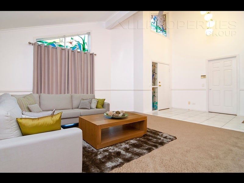 57 Palmerston Court, Munruben QLD 4125