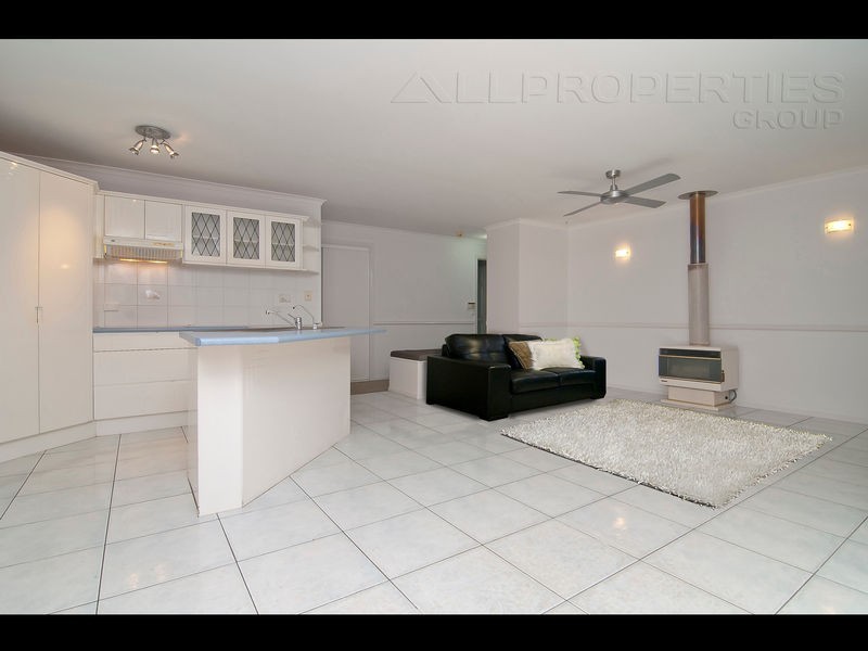 57 Palmerston Court, Munruben QLD 4125