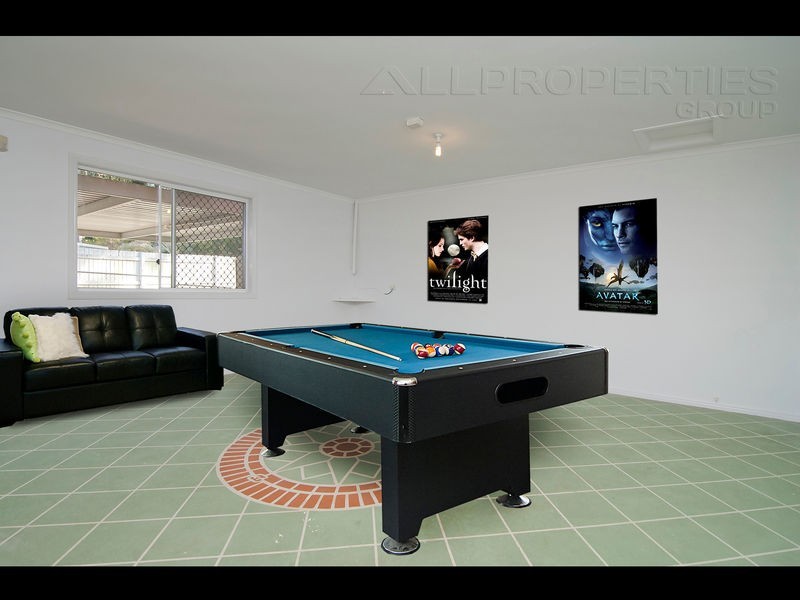 57 Palmerston Court, Munruben QLD 4125