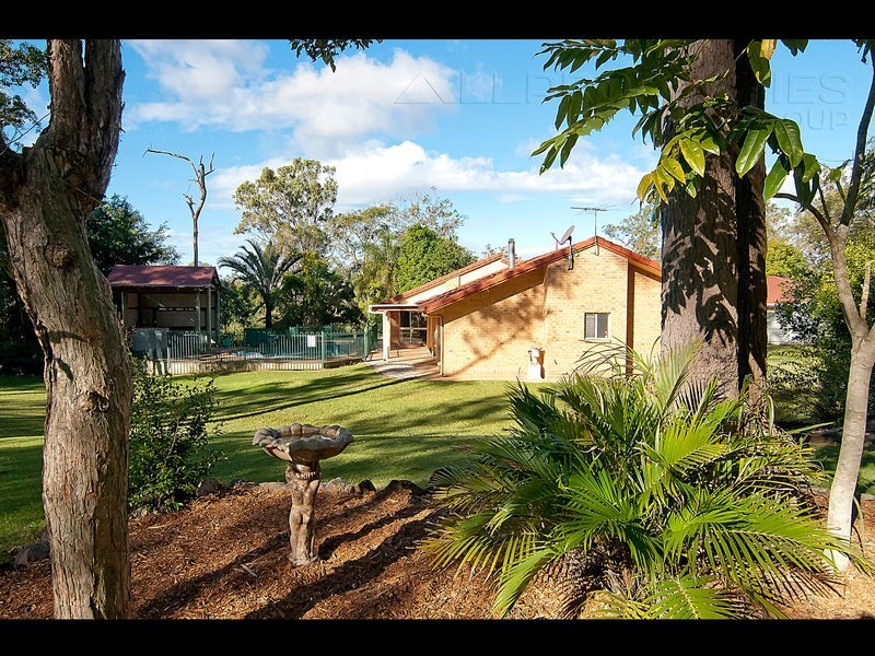 57 Palmerston Court, Munruben QLD 4125