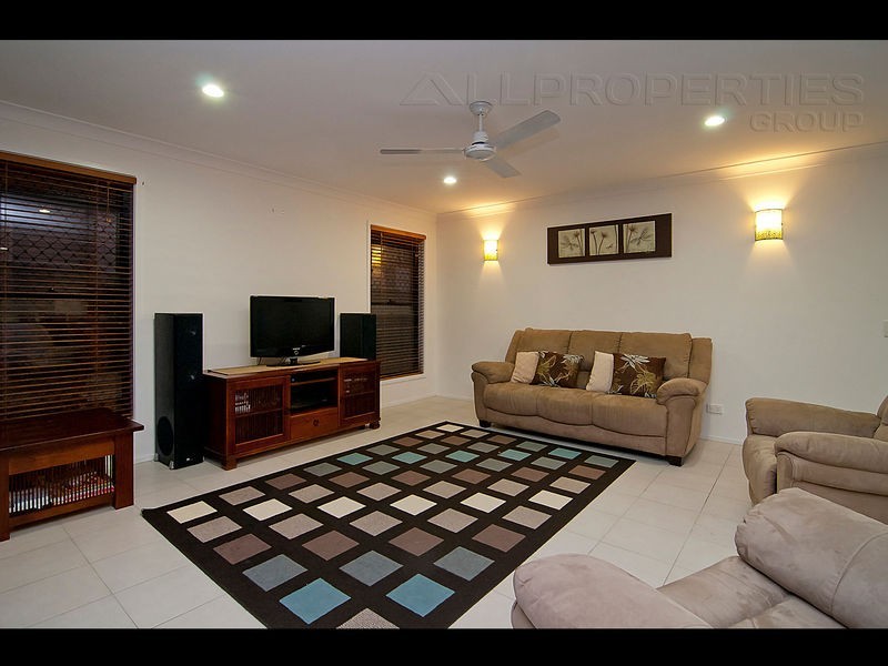 30 Equinox Street, Berrinba QLD 4117