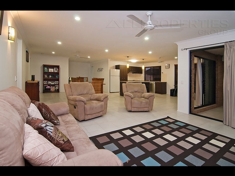 30 Equinox Street, Berrinba QLD 4117