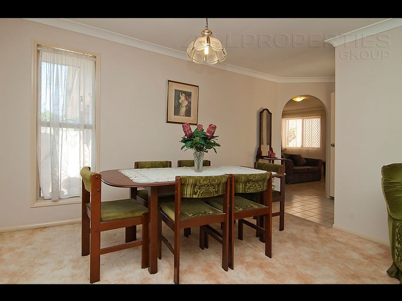 65 Cook St, Forest Lake QLD 4078