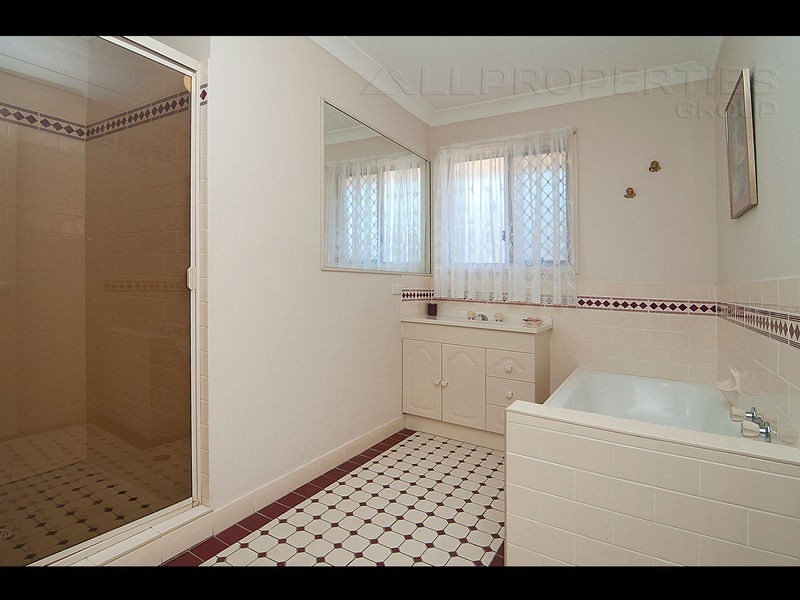 65 Cook St, Forest Lake QLD 4078