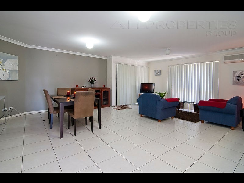 25 DELAFORCE STREET, Regents Park QLD 4118