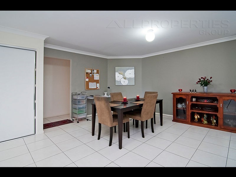 25 DELAFORCE STREET, Regents Park QLD 4118