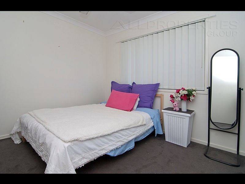 25 DELAFORCE STREET, Regents Park QLD 4118