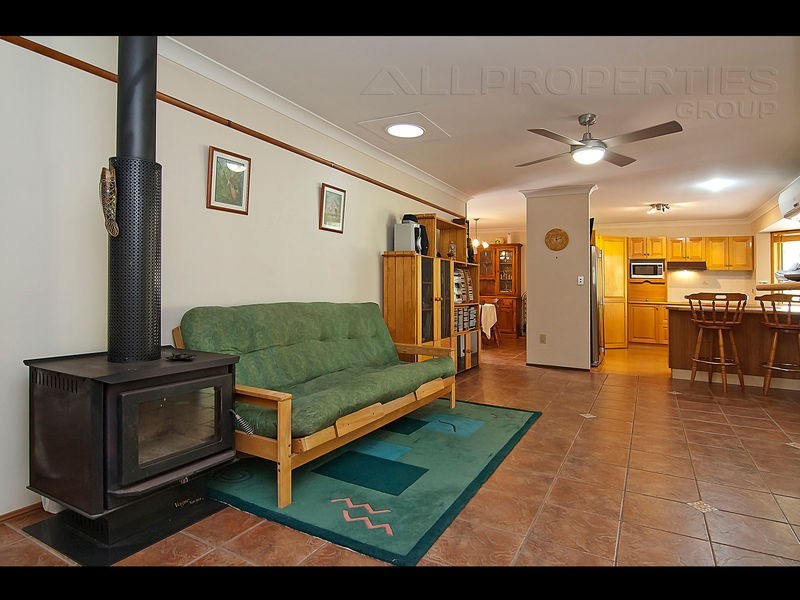 33-35 Cardwell Close, Munruben QLD 4125