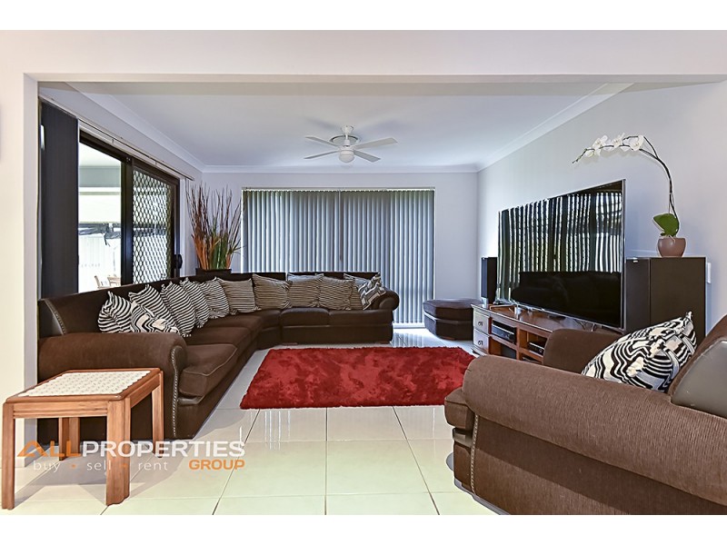 18 Oak Street, Heathwood QLD 4110