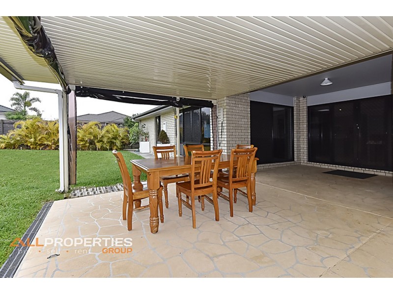 18 Oak Street, Heathwood QLD 4110