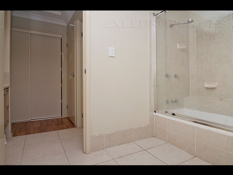 10 Parkview Dr, Springfield Lakes QLD 4300