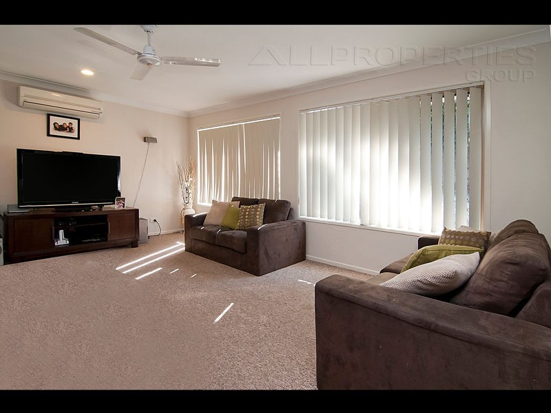 19 Paterson Place, Forest Lake QLD 4078