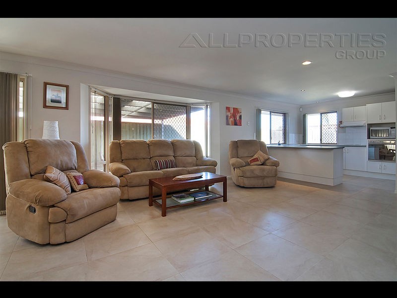 83 Shelduck Place, Calamvale QLD 4116