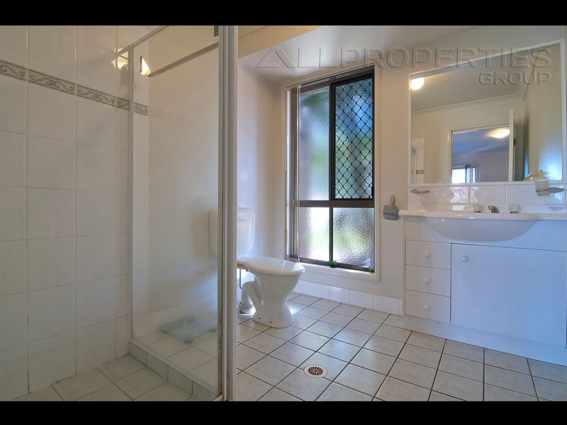 83 Shelduck Place, Calamvale QLD 4116