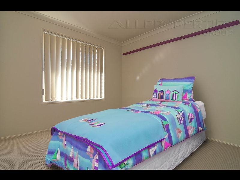 83 Shelduck Place, Calamvale QLD 4116