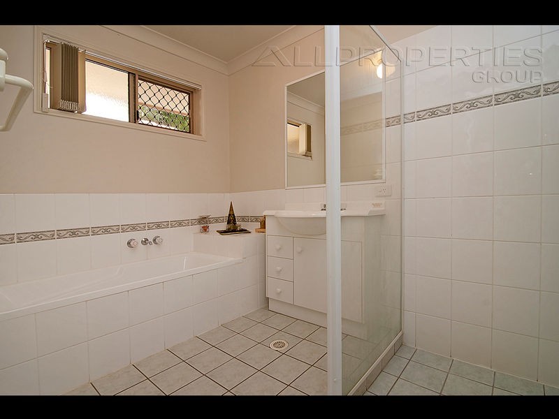 83 Shelduck Place, Calamvale QLD 4116