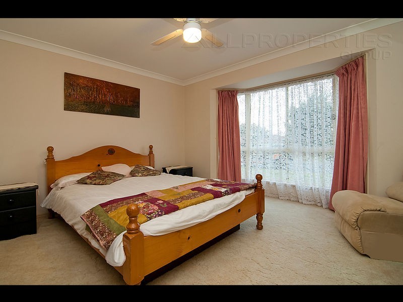 40 MURRUMBIDGEE, Hillcrest QLD 4118