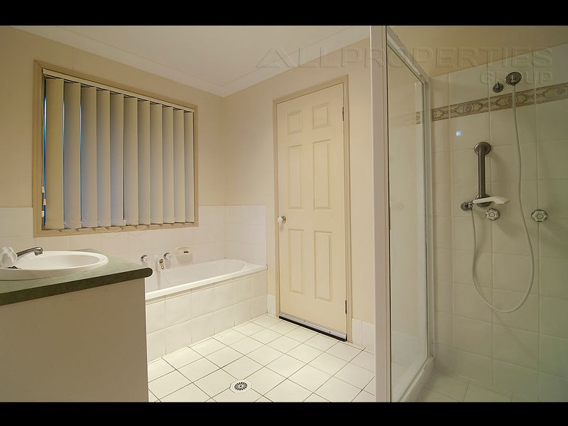 40 MURRUMBIDGEE, Hillcrest QLD 4118