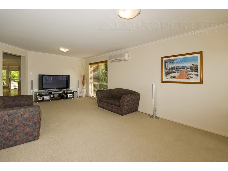 33 Dampier Cres, Drewvale QLD 4116