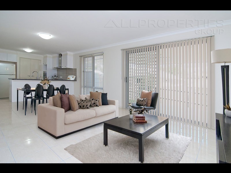 7 Lietzow St, Redbank Plains QLD 4301