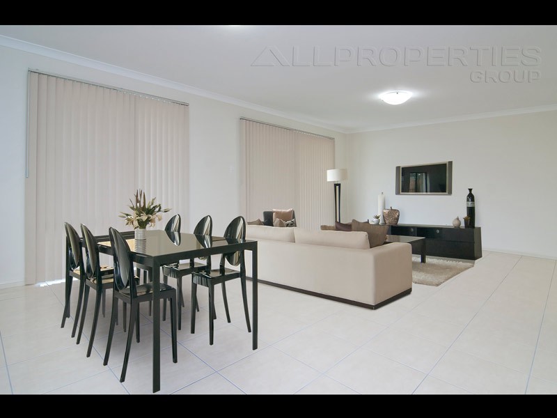 7 Lietzow St, Redbank Plains QLD 4301