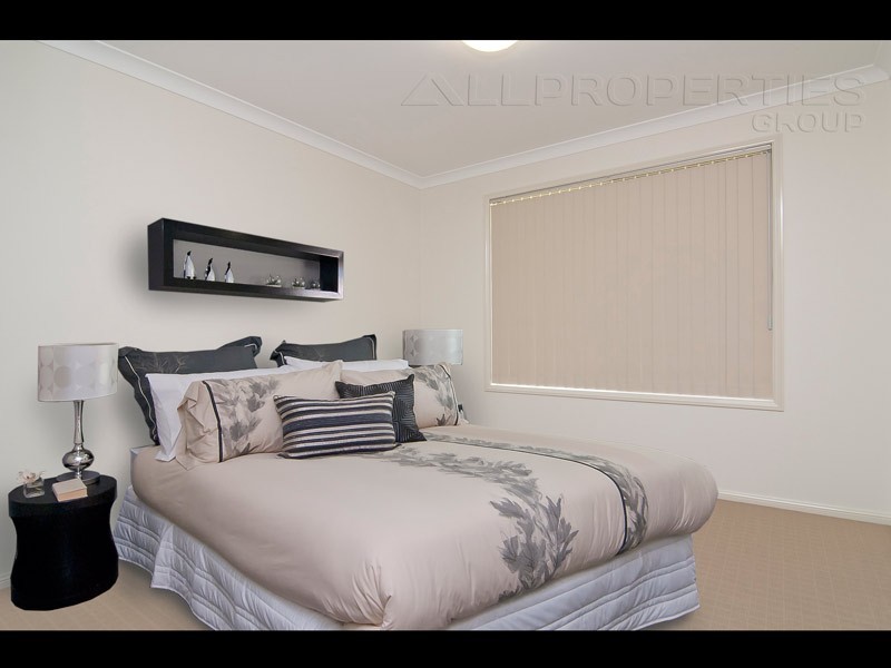 7 Lietzow St, Redbank Plains QLD 4301