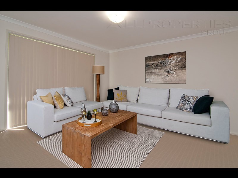 7 Lietzow St, Redbank Plains QLD 4301