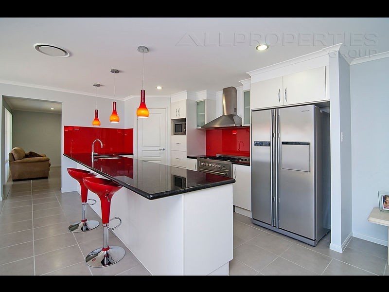 5 Domatia Street, Heathwood QLD 4110