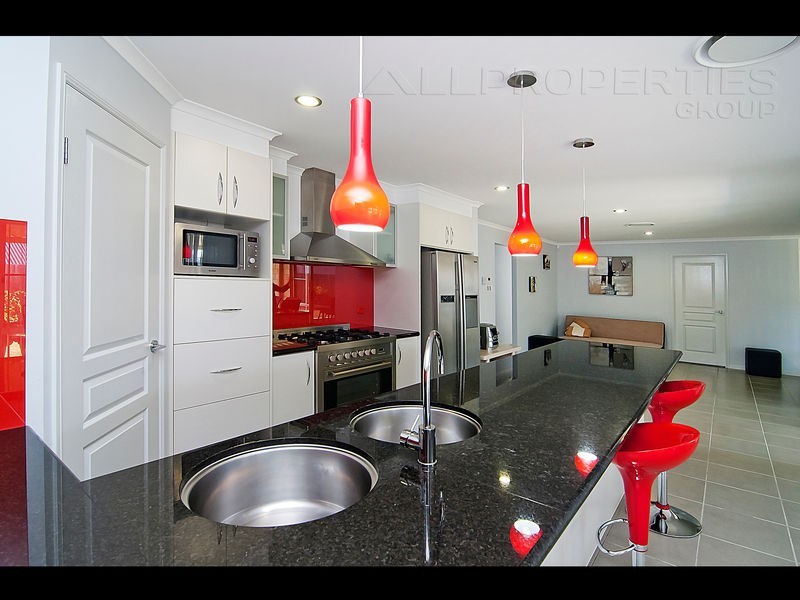 5 Domatia Street, Heathwood QLD 4110