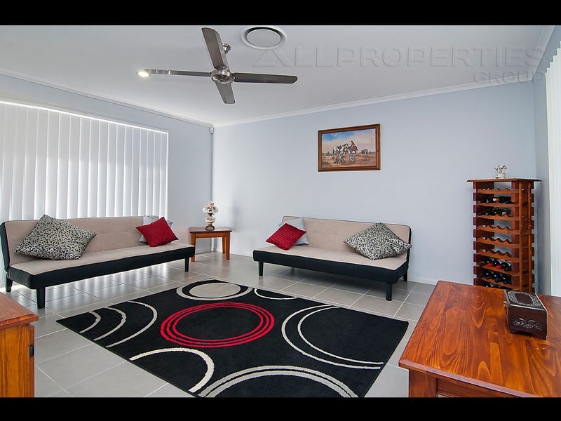 5 Domatia Street, Heathwood QLD 4110